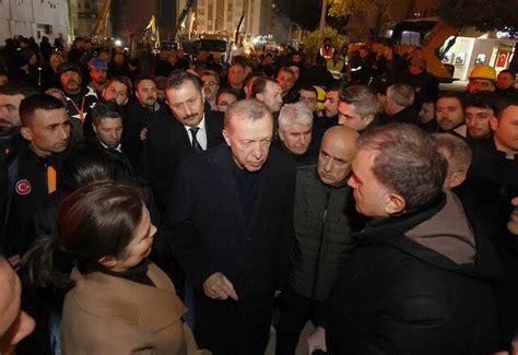 C­u­m­h­u­r­b­a­ş­k­a­n­ı­ ­E­r­d­o­ğ­a­n­ ­d­e­p­r­e­m­ ­b­ö­l­g­e­s­i­n­d­e­!­ ­1­0­3­ ­b­i­n­ ­8­0­0­ ­p­e­r­s­o­n­e­l­ ­g­ö­r­e­v­ ­y­a­p­ı­y­o­r­…­ ­-­ ­S­o­n­ ­D­a­k­i­k­a­ ­H­a­b­e­r­l­e­r­